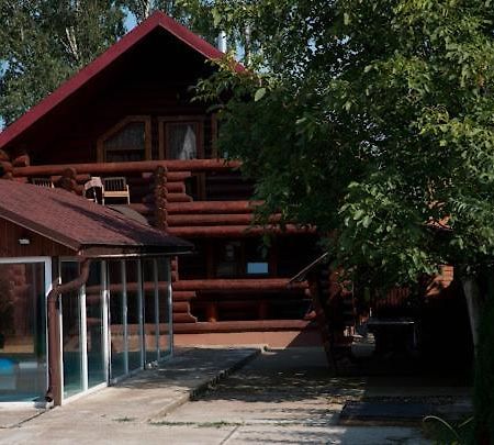 Гостевой дом Banik Хуст Экстерьер фото